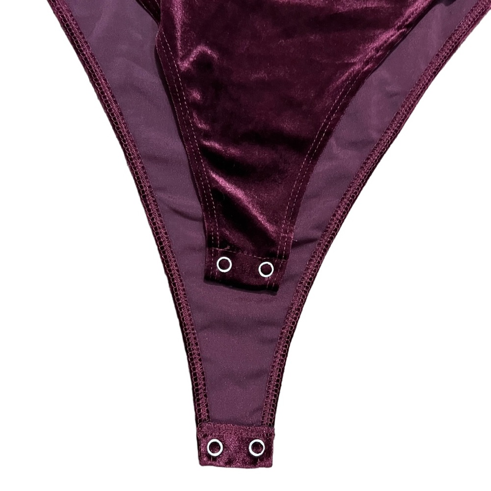 SOLD- NWT Forever 21 Burgundy Velvet Bodysuit Size Medium - Picture 5 of 7